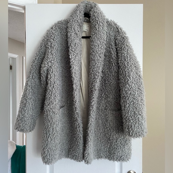 Aritzia Wilfred Coat - Picture 1 of 4